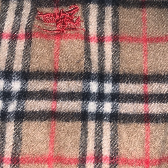 A true VERY VINTAGE BURBERRY SCARF! Made in England - Picture 10 of 13